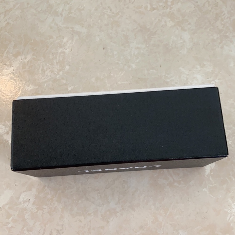 Authentic Chanel Box - Picture 4 of 9